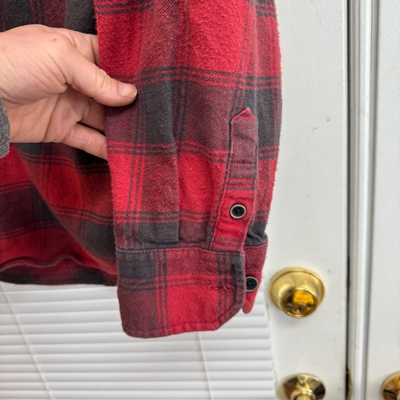 Red & Black Plaid Flannel Shirt - Picture 5 of 8